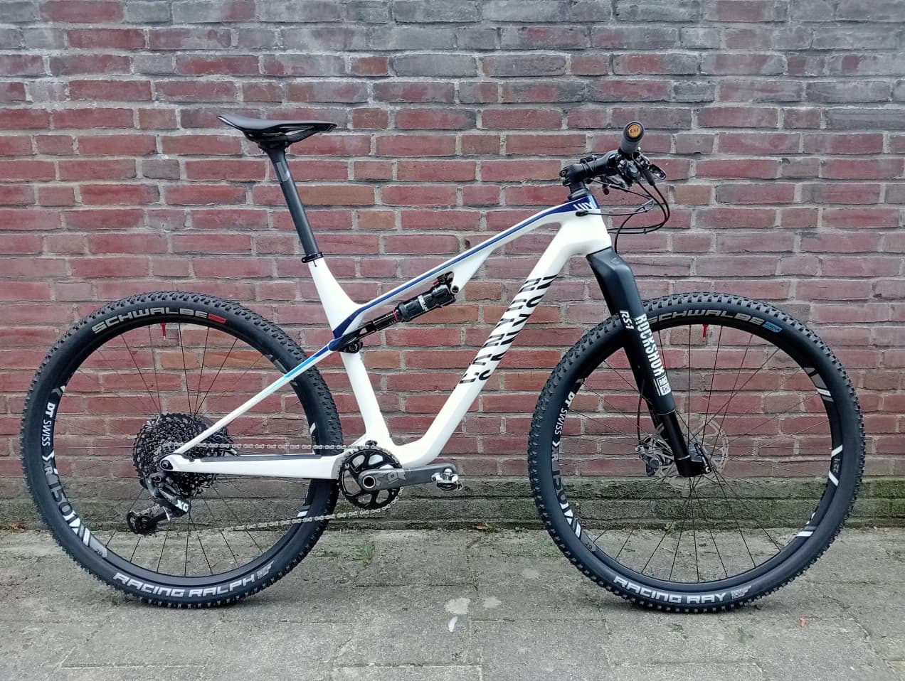 Canyon lux hotsell cf 8 2021