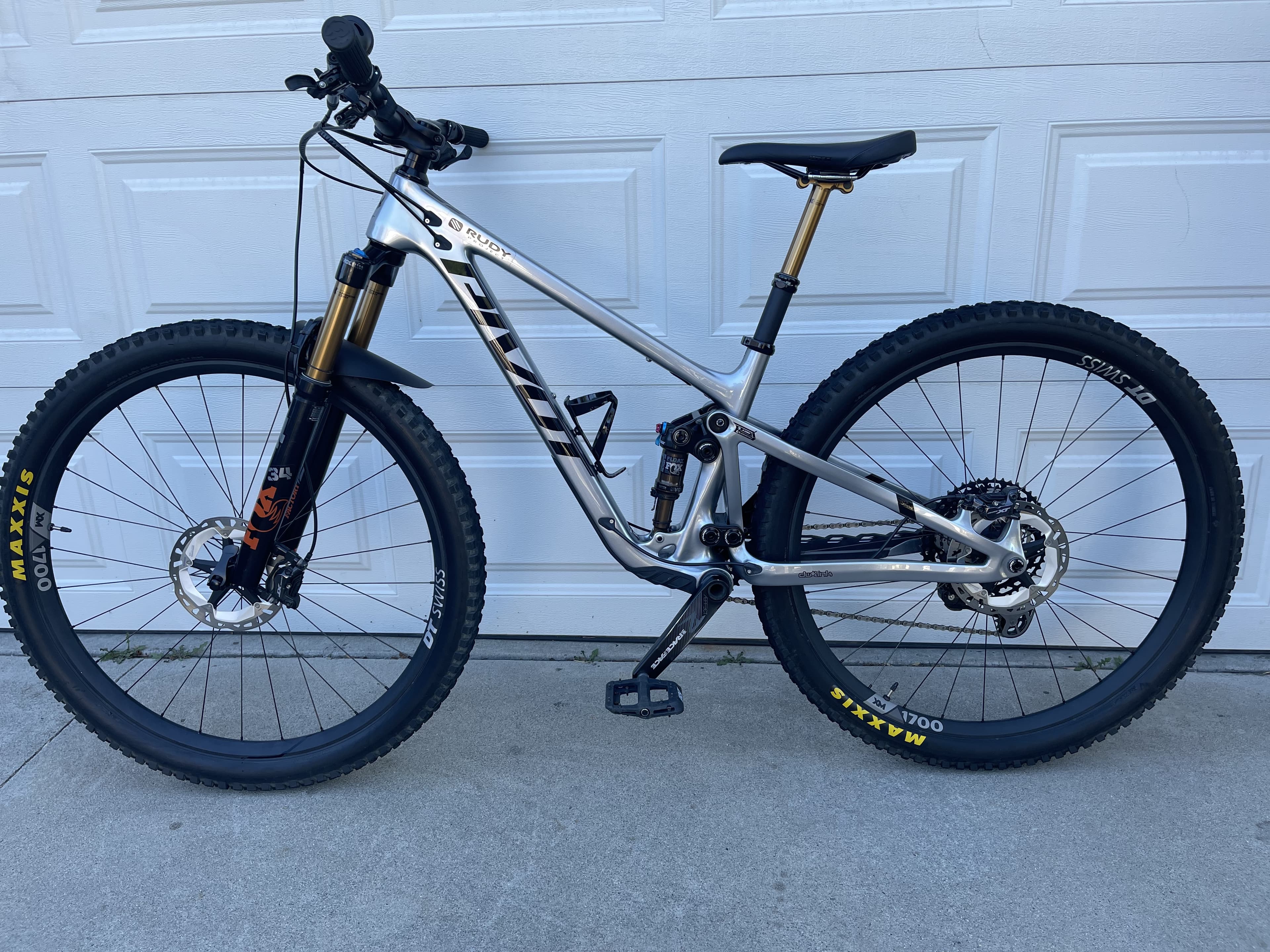 2021 Pivot Cycles Trail 429 Carbon 29 BicycleBlueBook