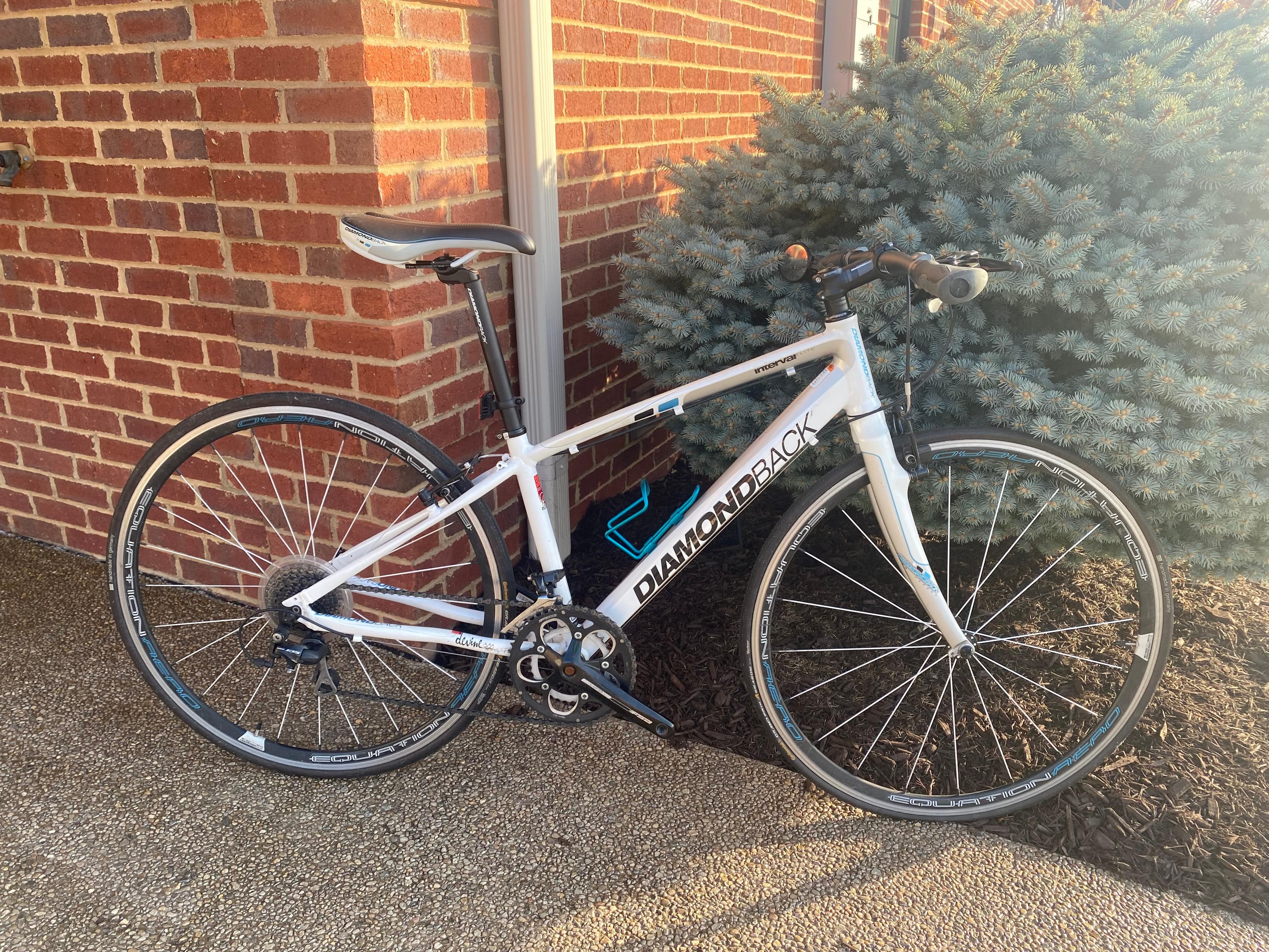 Diamondback hybrid bike best sale