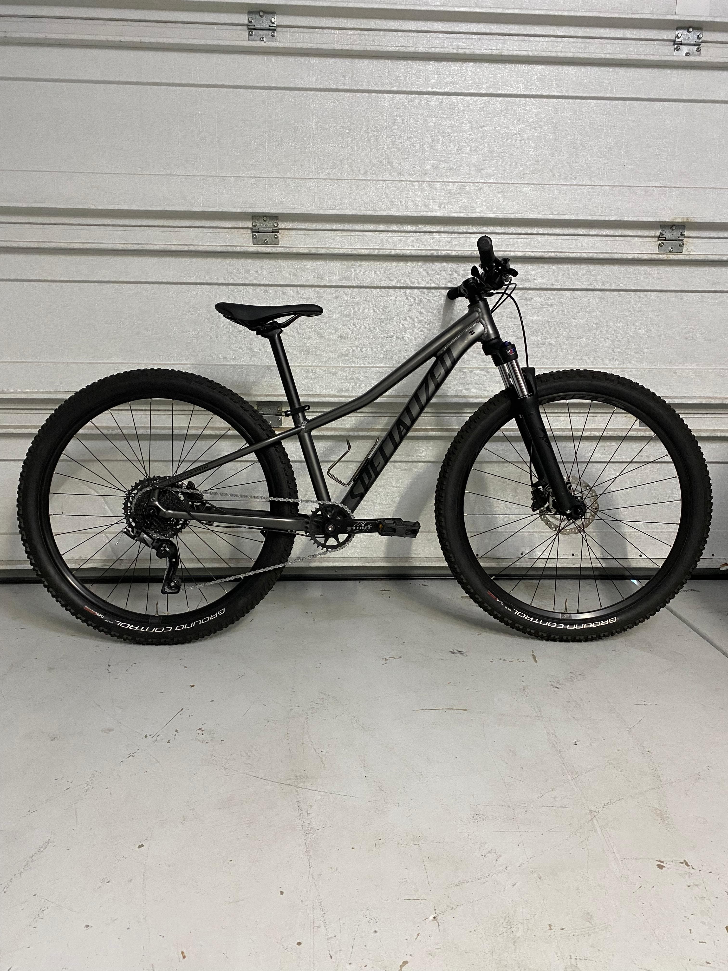 Specialized rockhopper 27.5 sport sales