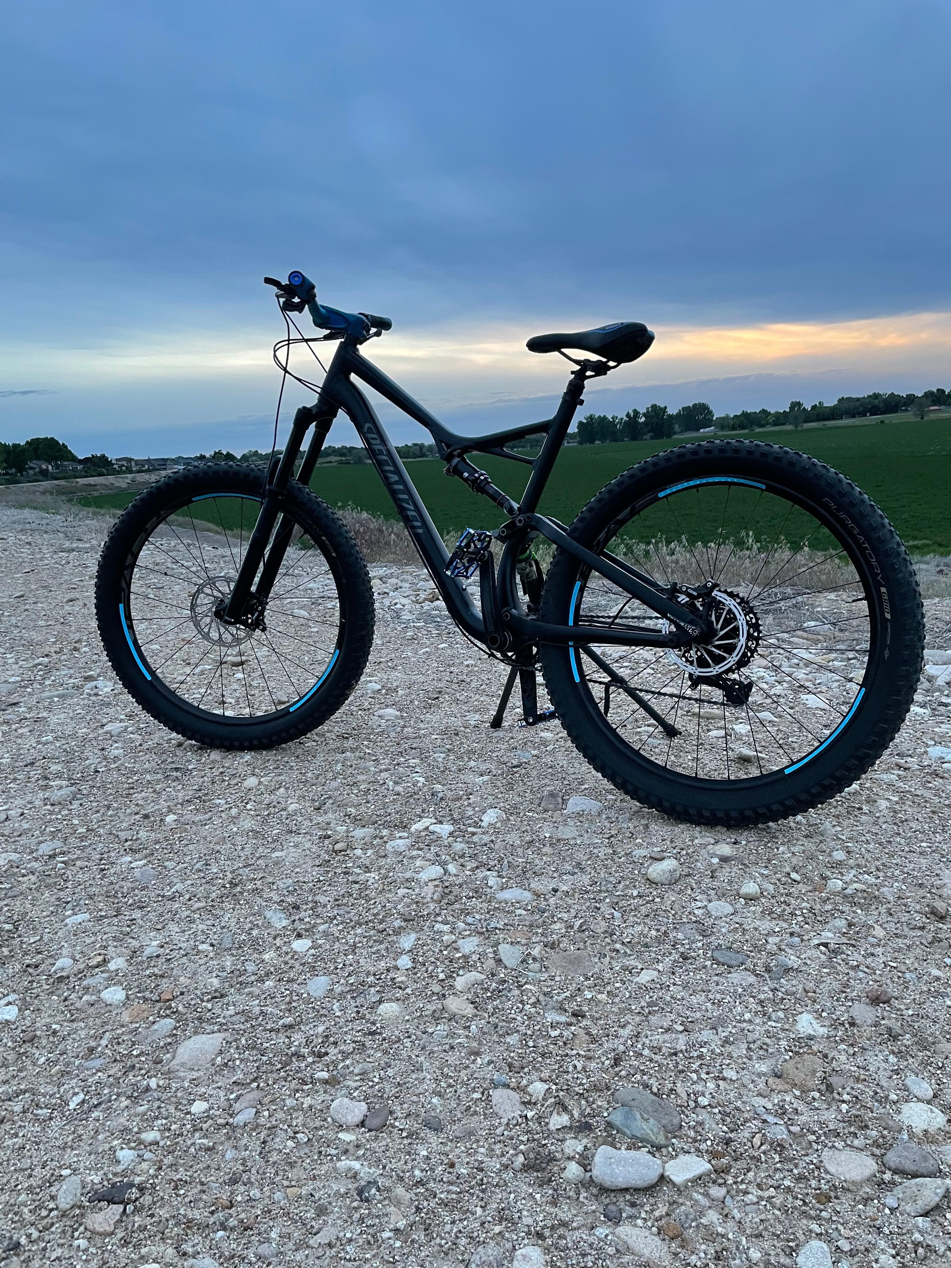 2016 Specialized Stumpjumper 27.5 BicycleBlueBook