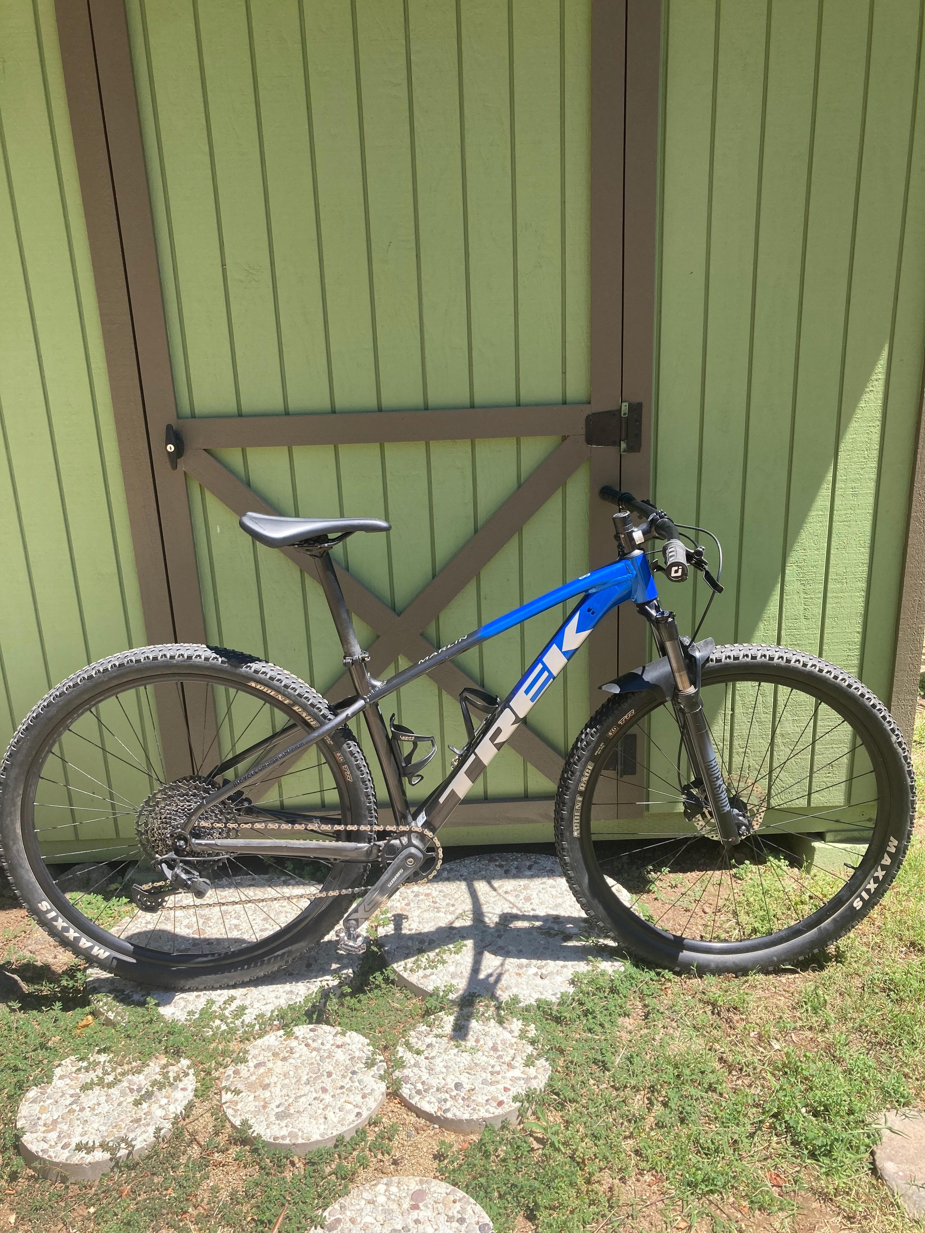 2022 Trek Marlin 8 - BicycleBlueBook.com
