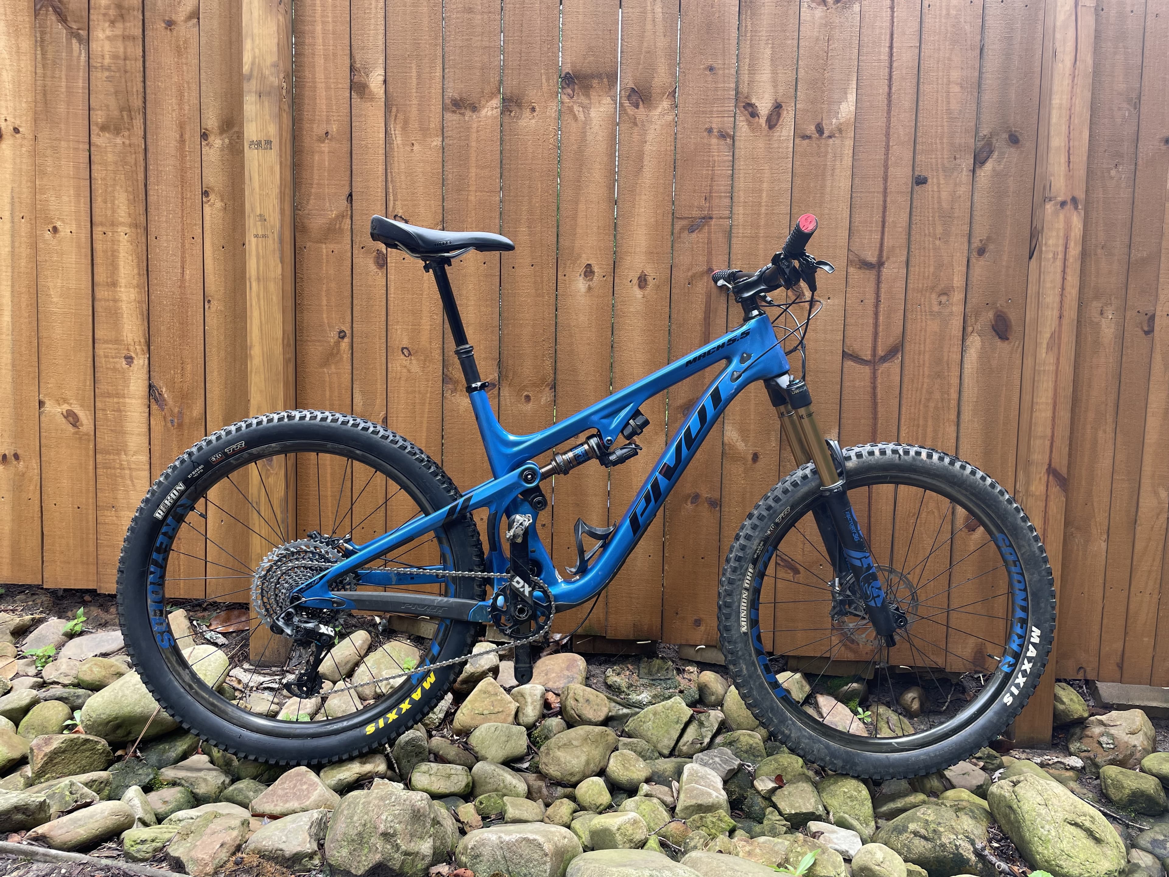2019 pivot mach 5.5 sale review