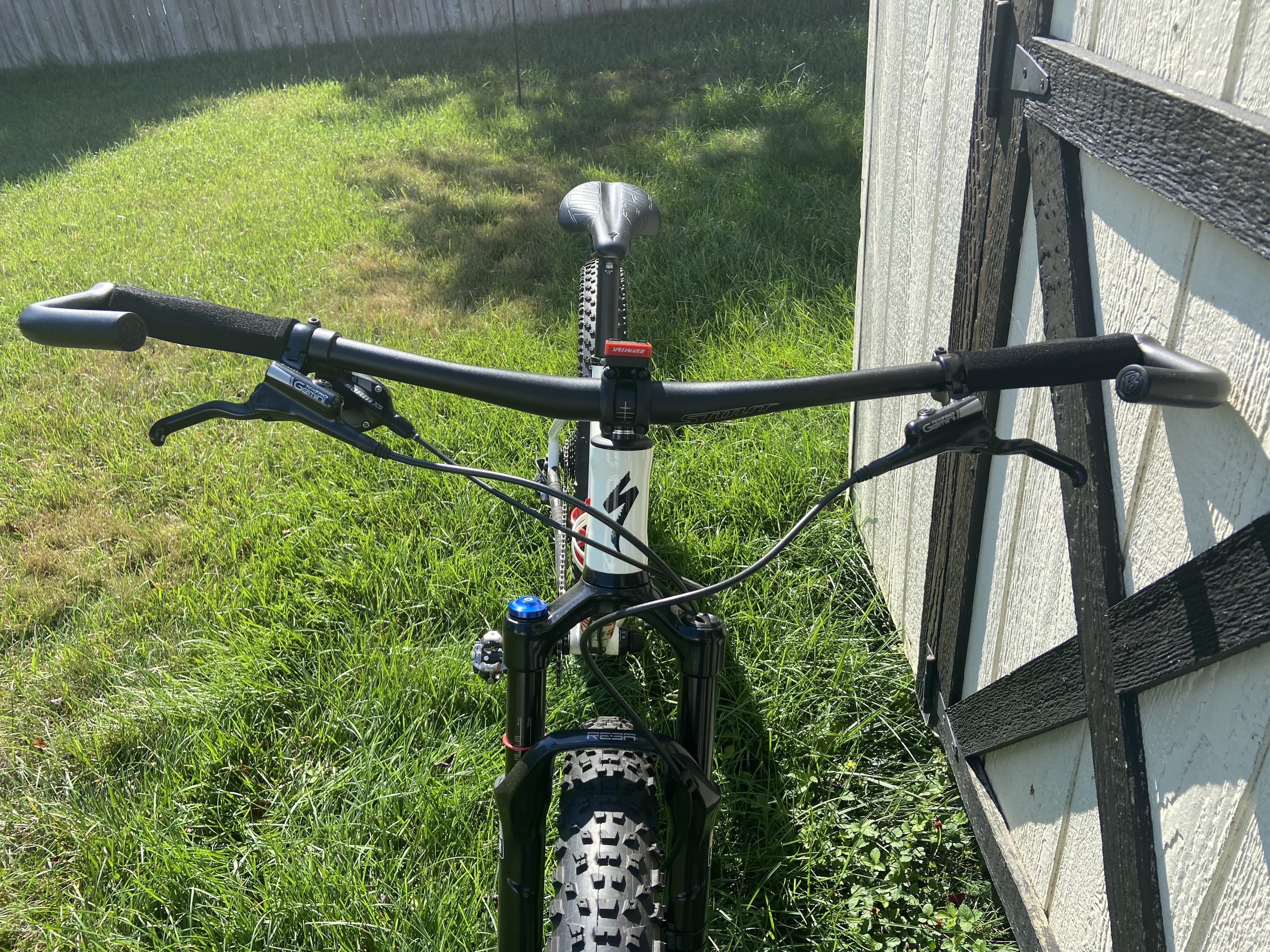2018 Specialized Fuse Sport 6Fattie BicycleBlueBook