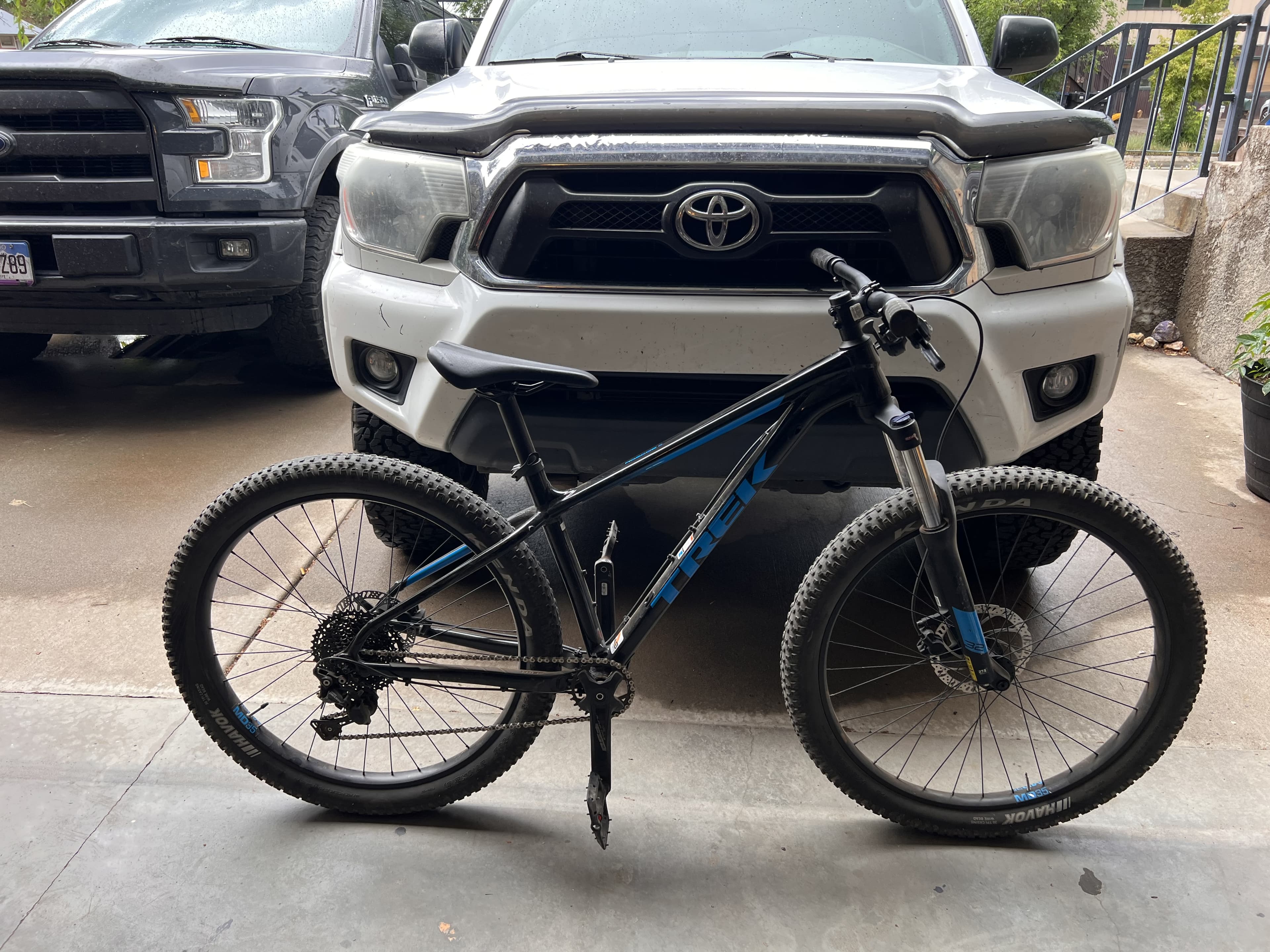 Trek roscoe 6 2019 deals