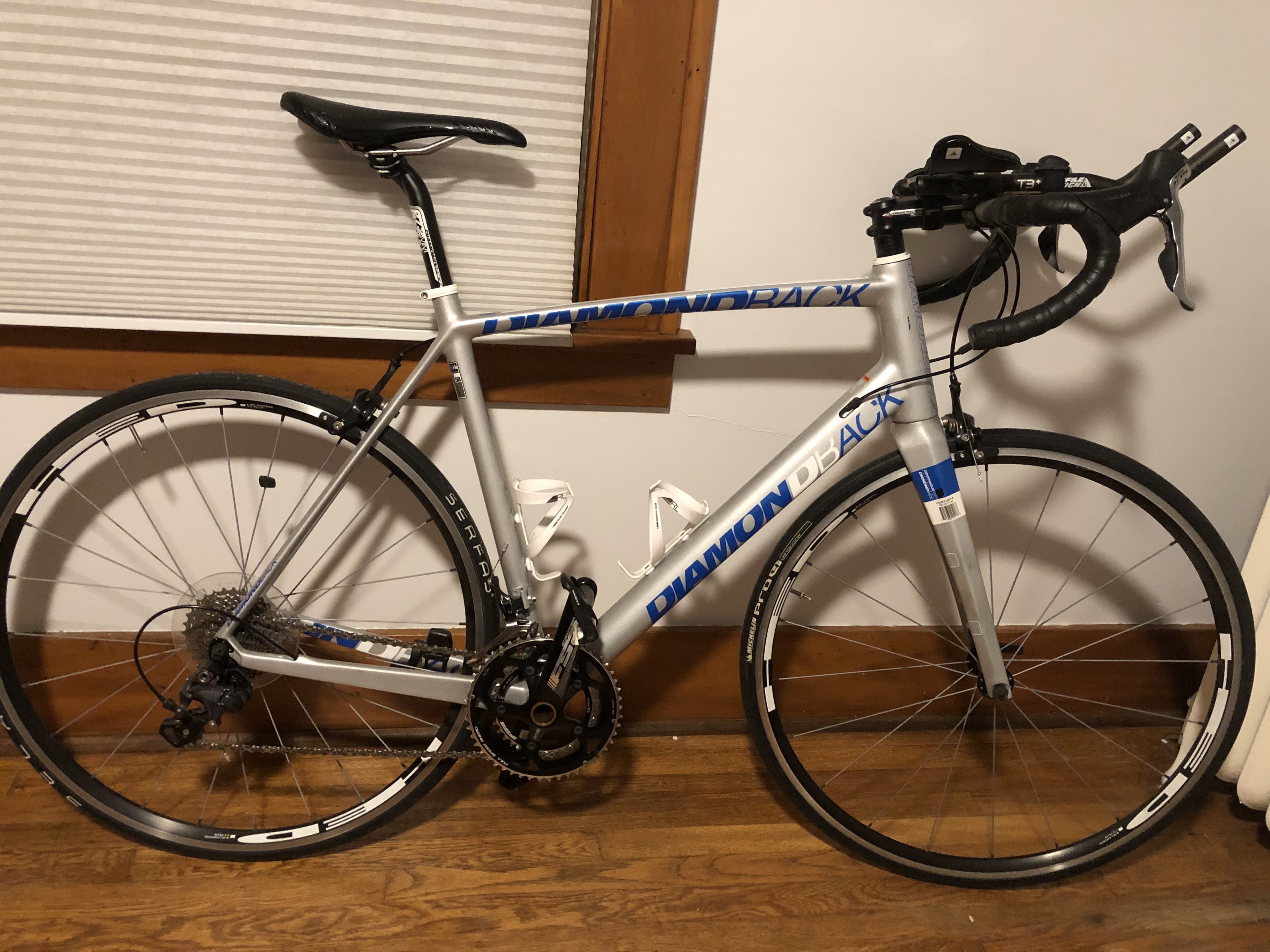 2015 Diamondback Century 4 Carbon BicycleBlueBook
