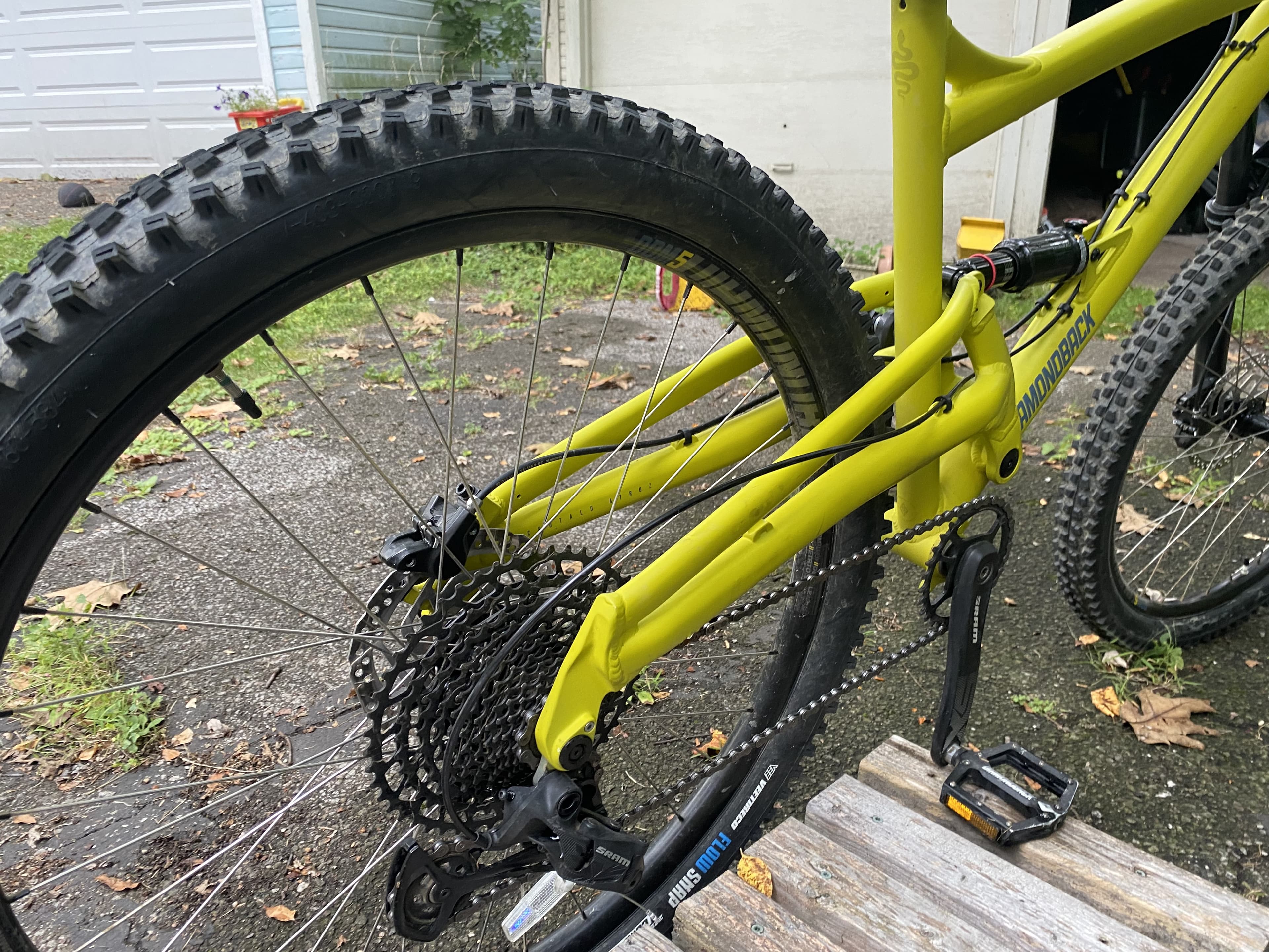 Diamondback atroz deals 3 bike