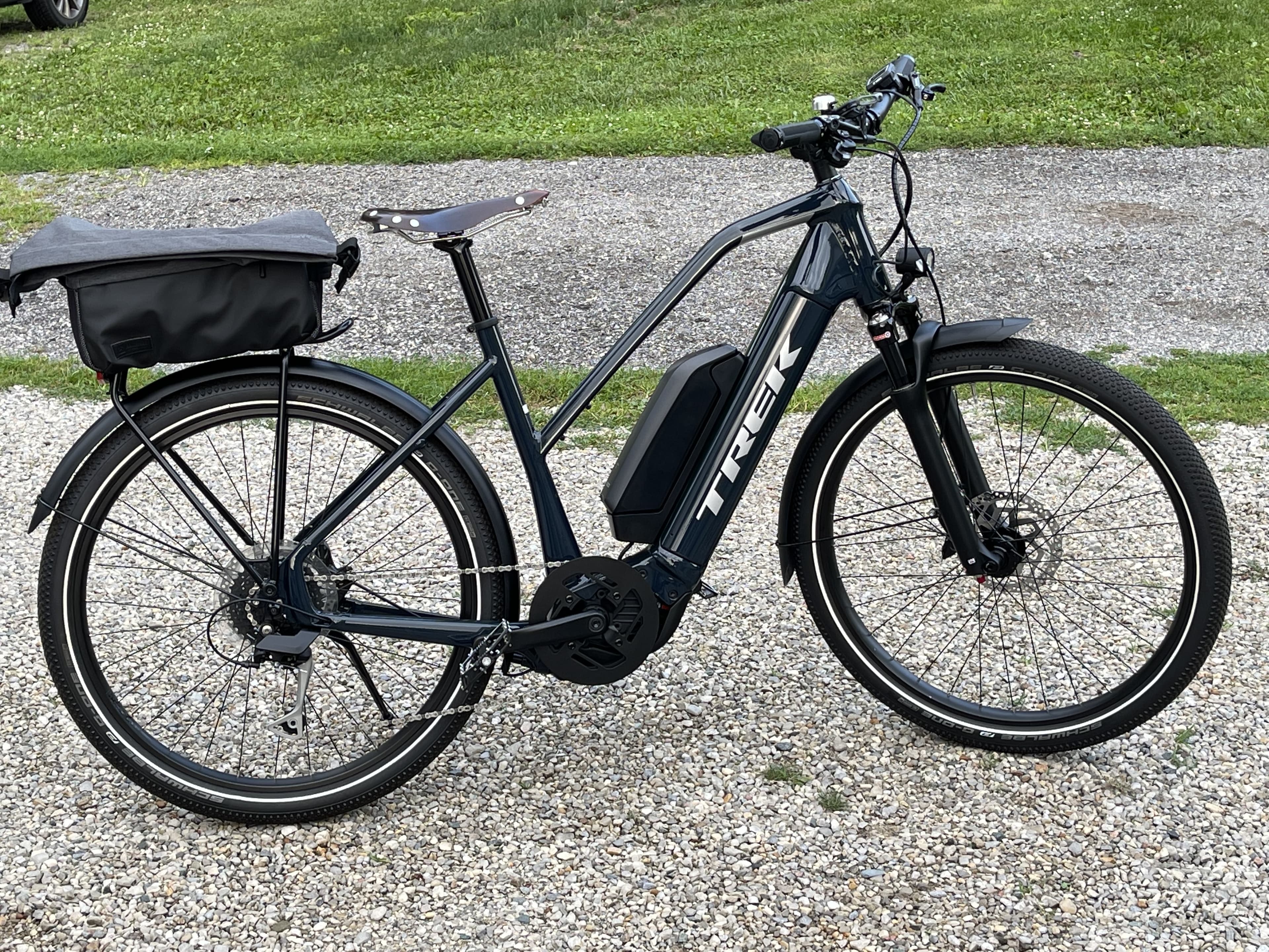 Trek allant+ 8s discount stagger