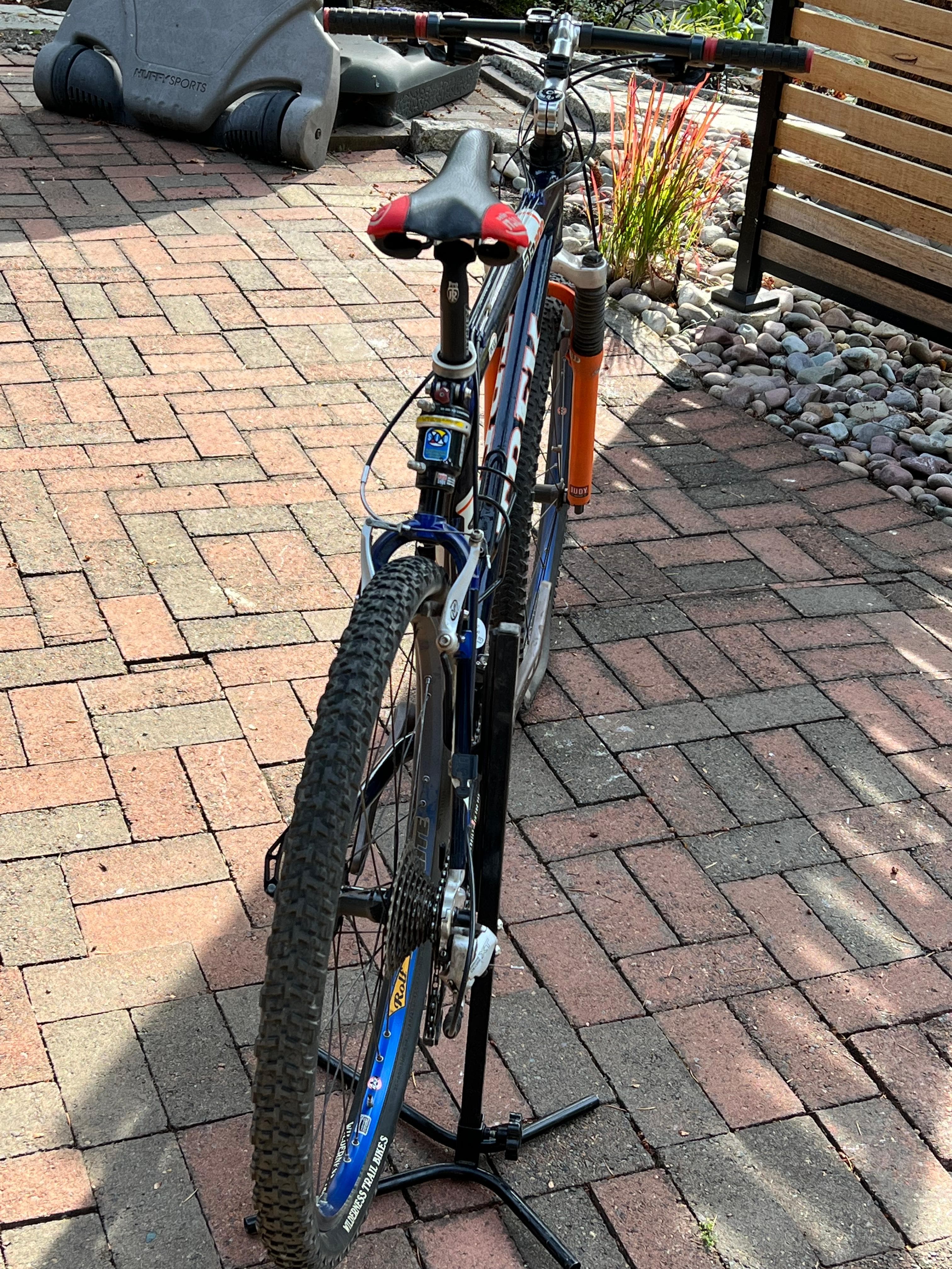 2001 Trek STP 300 BicycleBlueBook