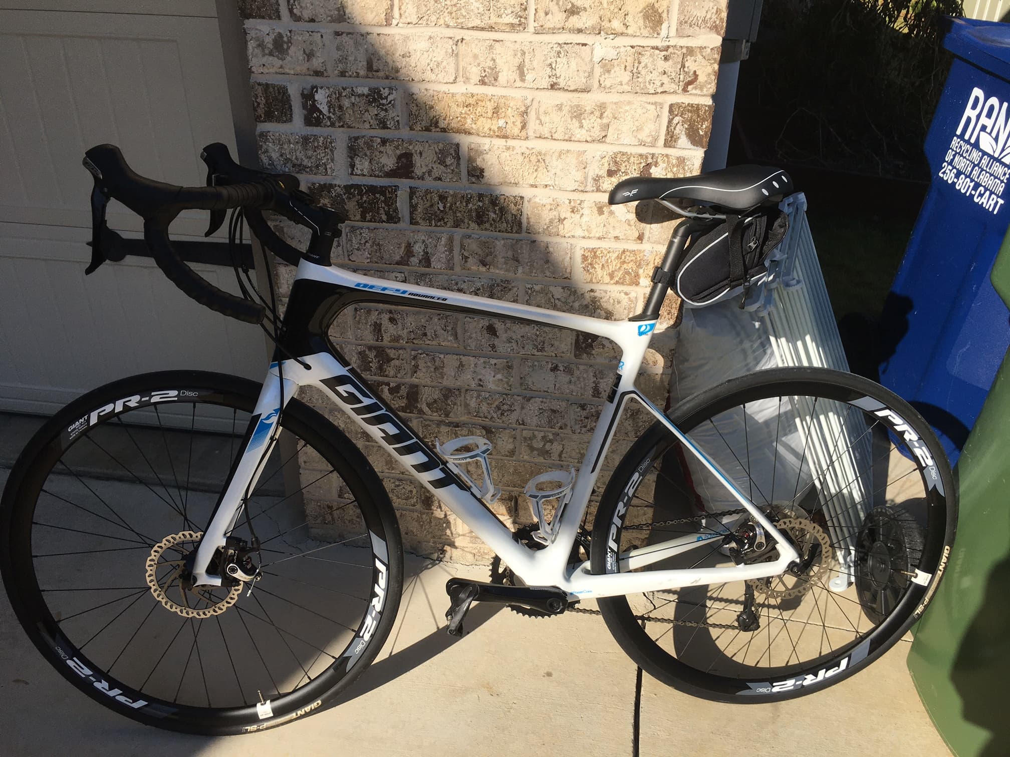 Giant defy advanced 2 2016 top