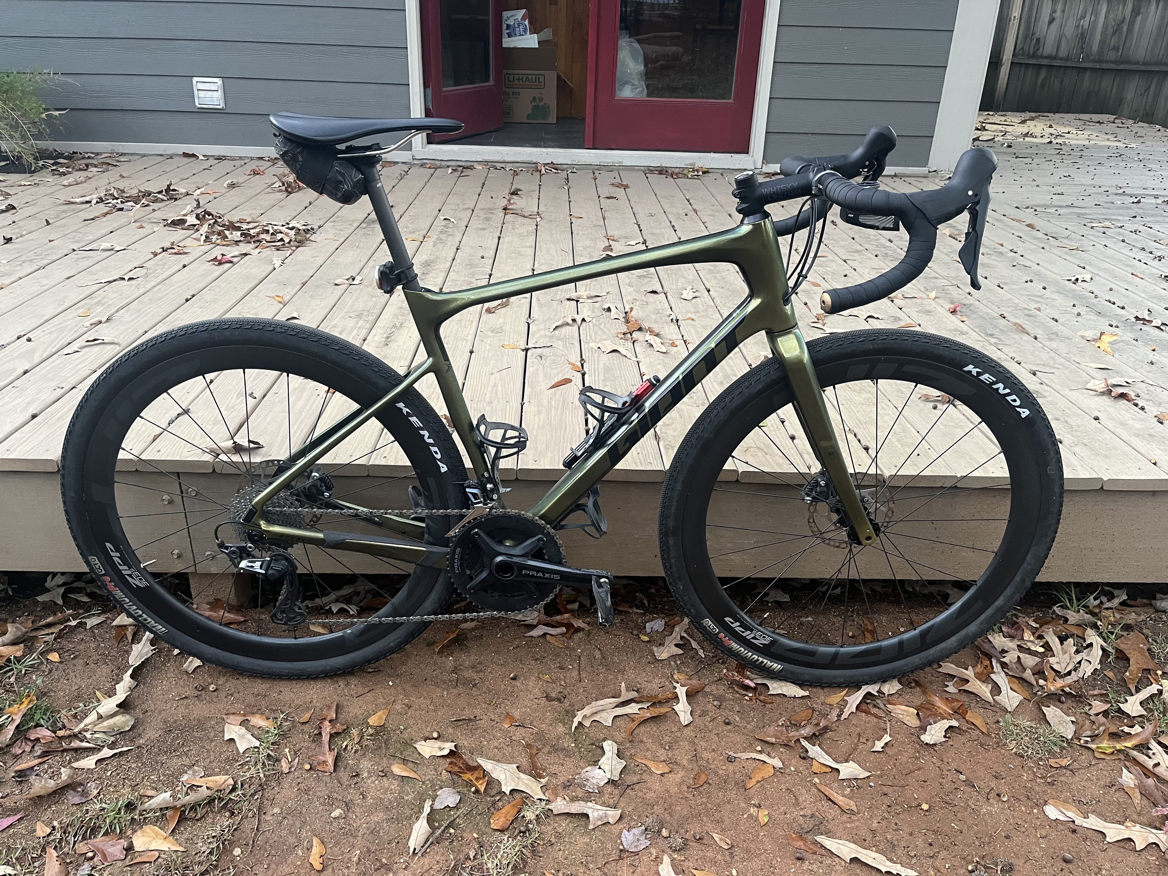 Giant revolt 1 clearance gravel bike 2021