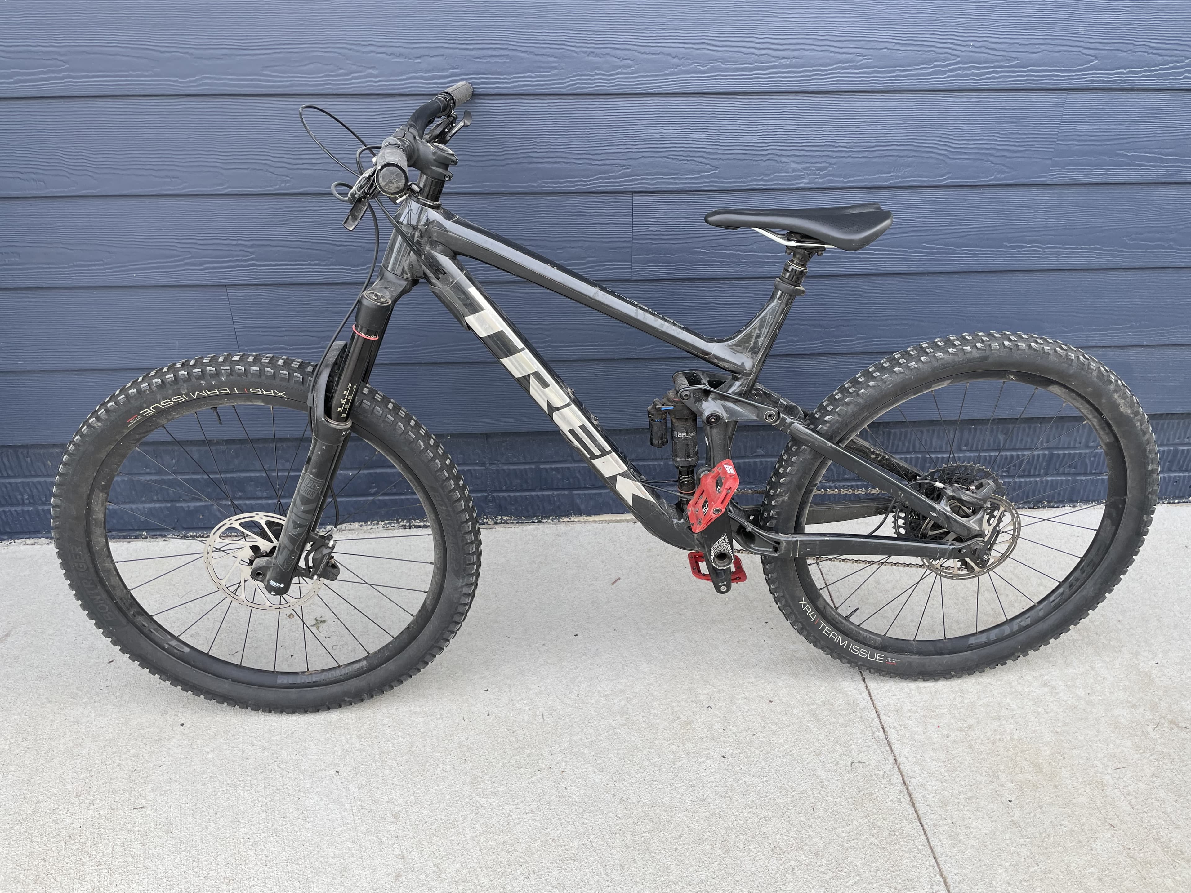 Trek remedy hotsell 8 27.5 2020