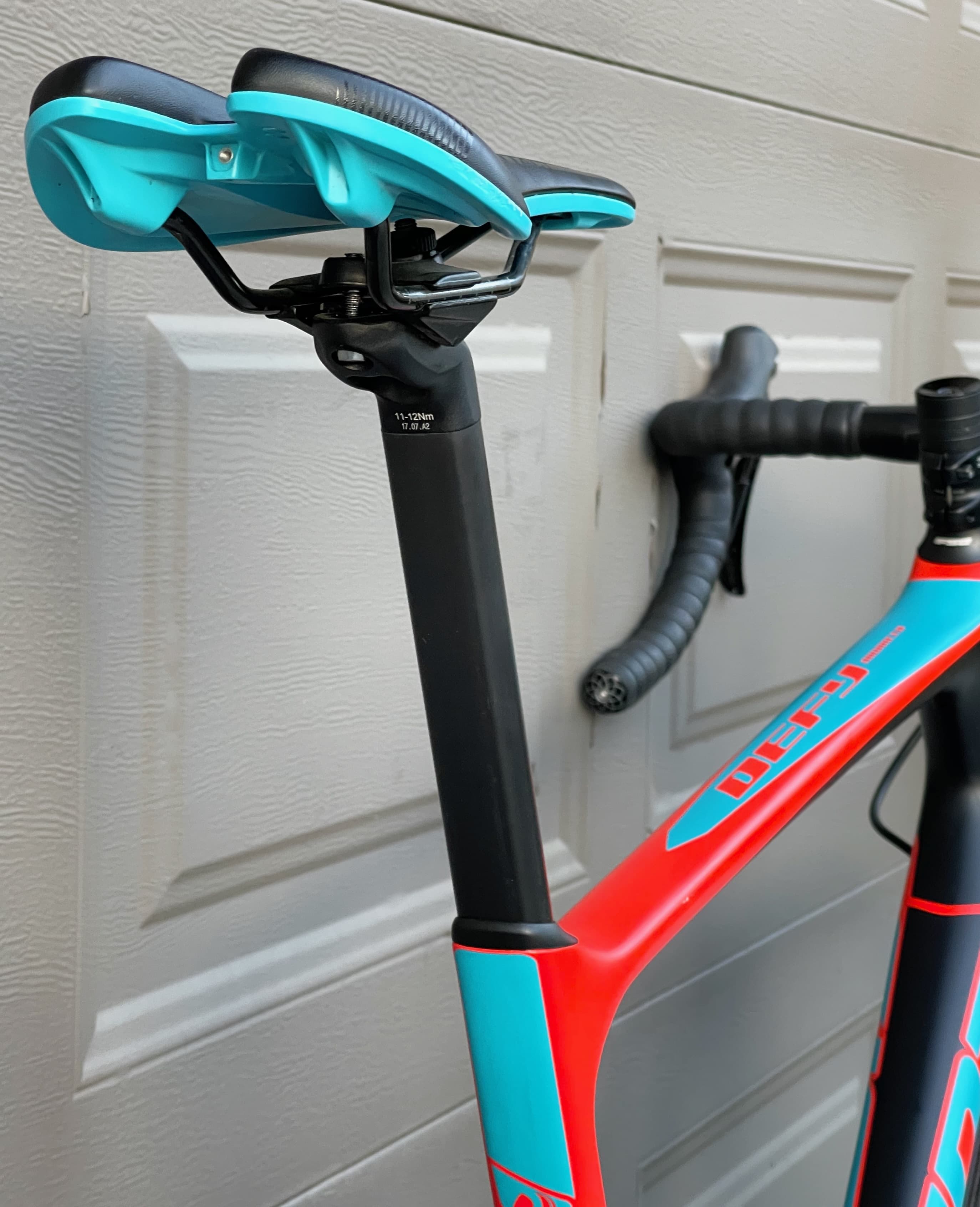 2017 Giant Defy Advanced 1 BicycleBlueBook