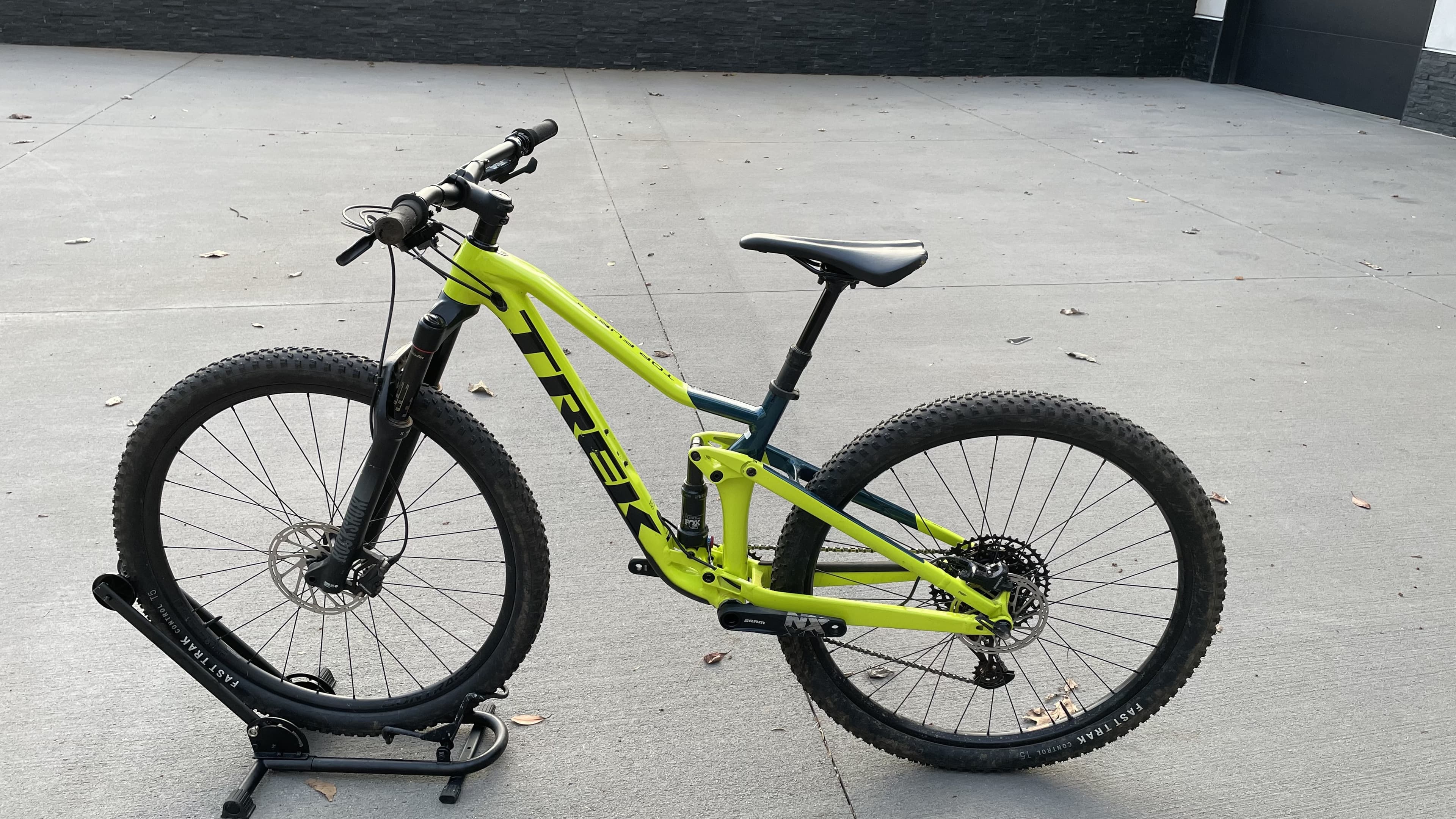 Trek top fuel 8 nx 2021 hotsell
