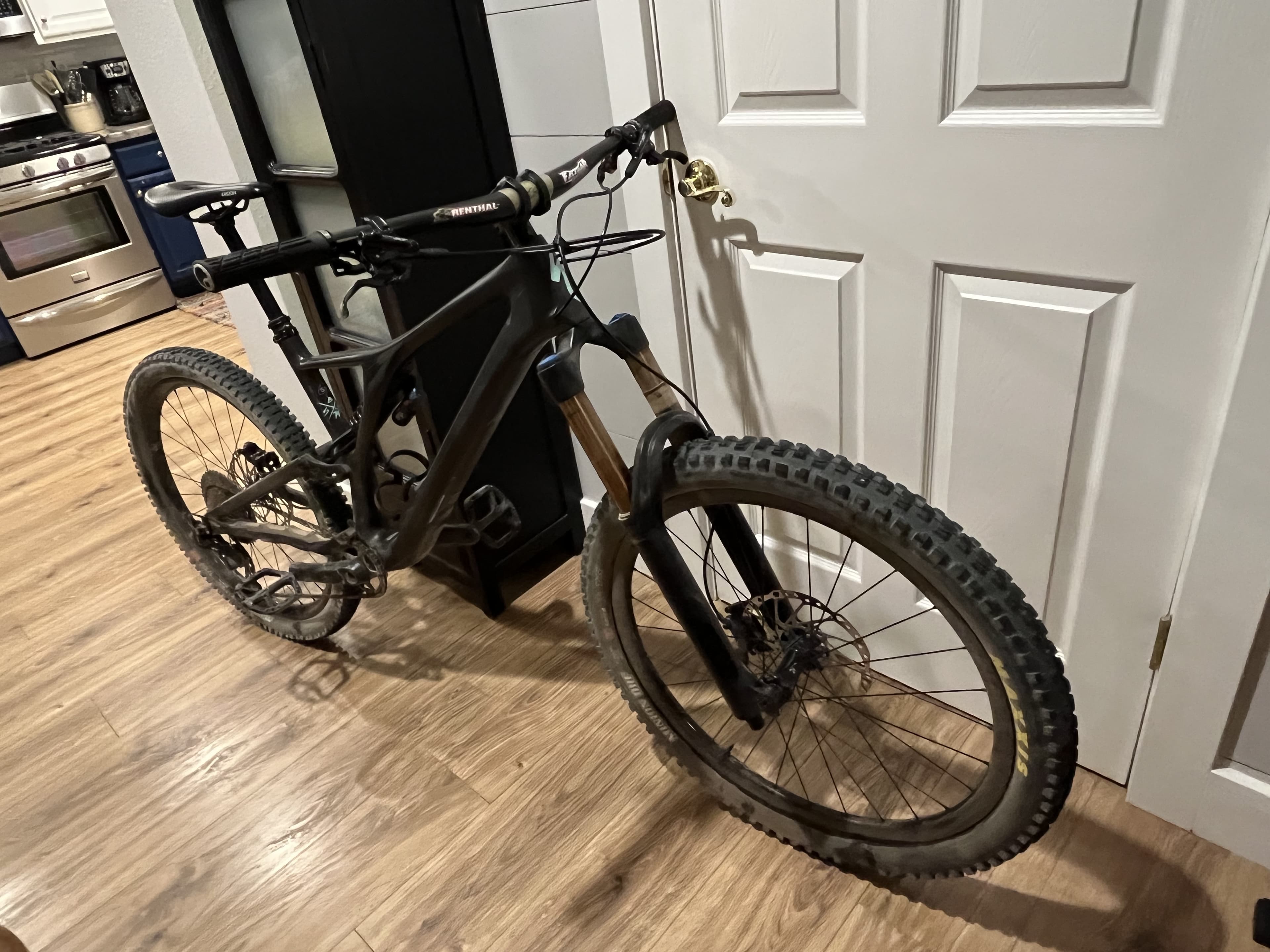 2020 Specialized Stumpjumper EVO Comp BicycleBlueBook