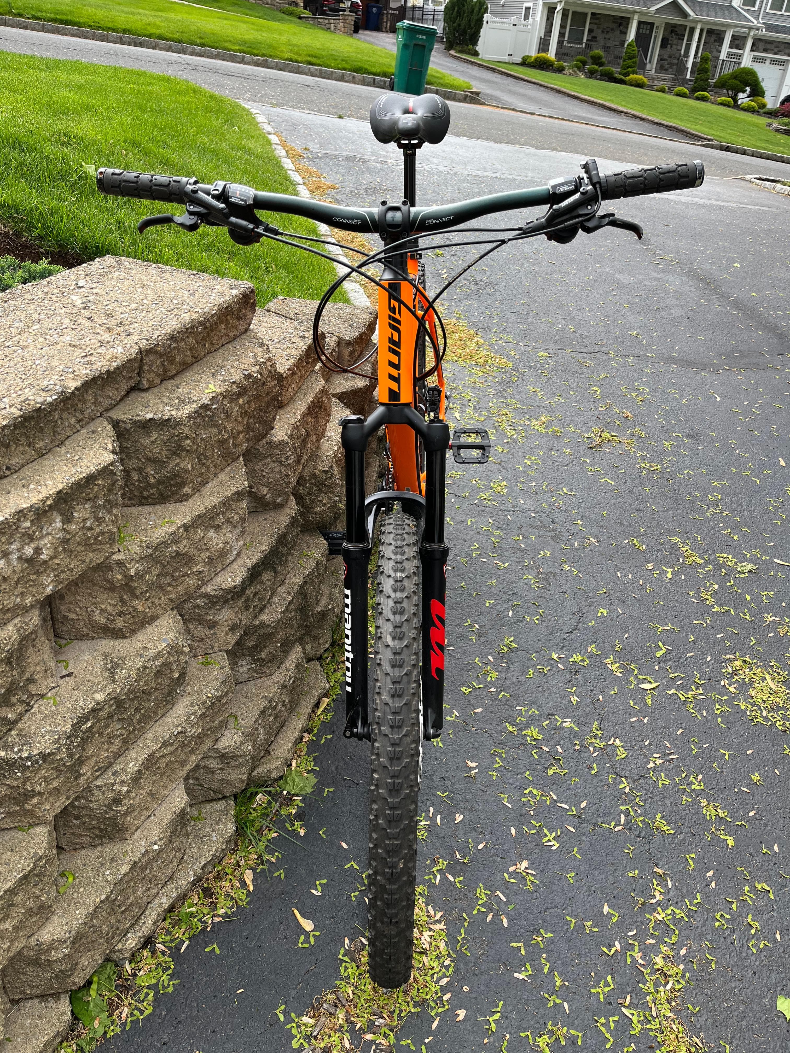Giant manitou store bike