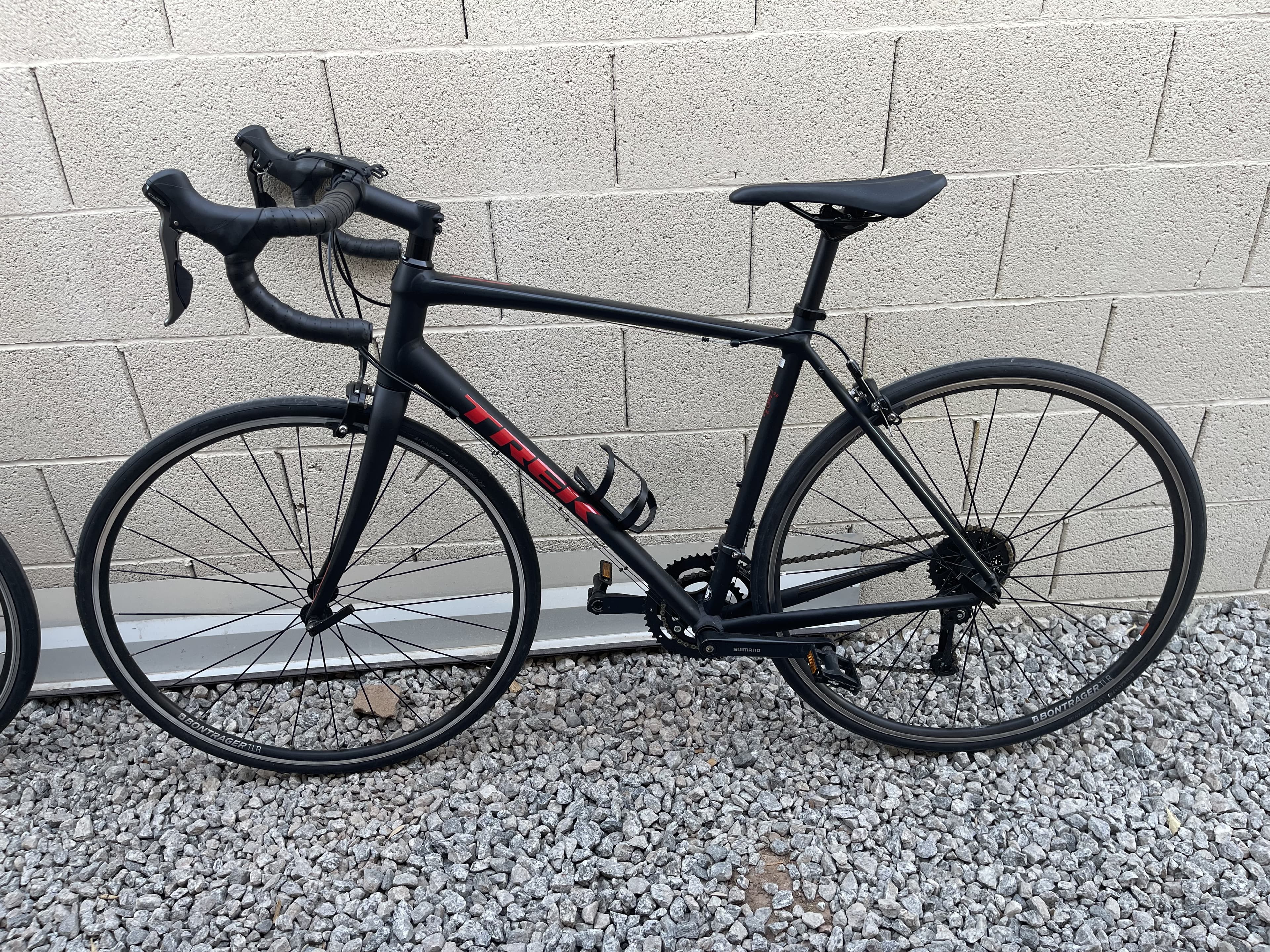 Trek domane al clearance 2 2020 road bike