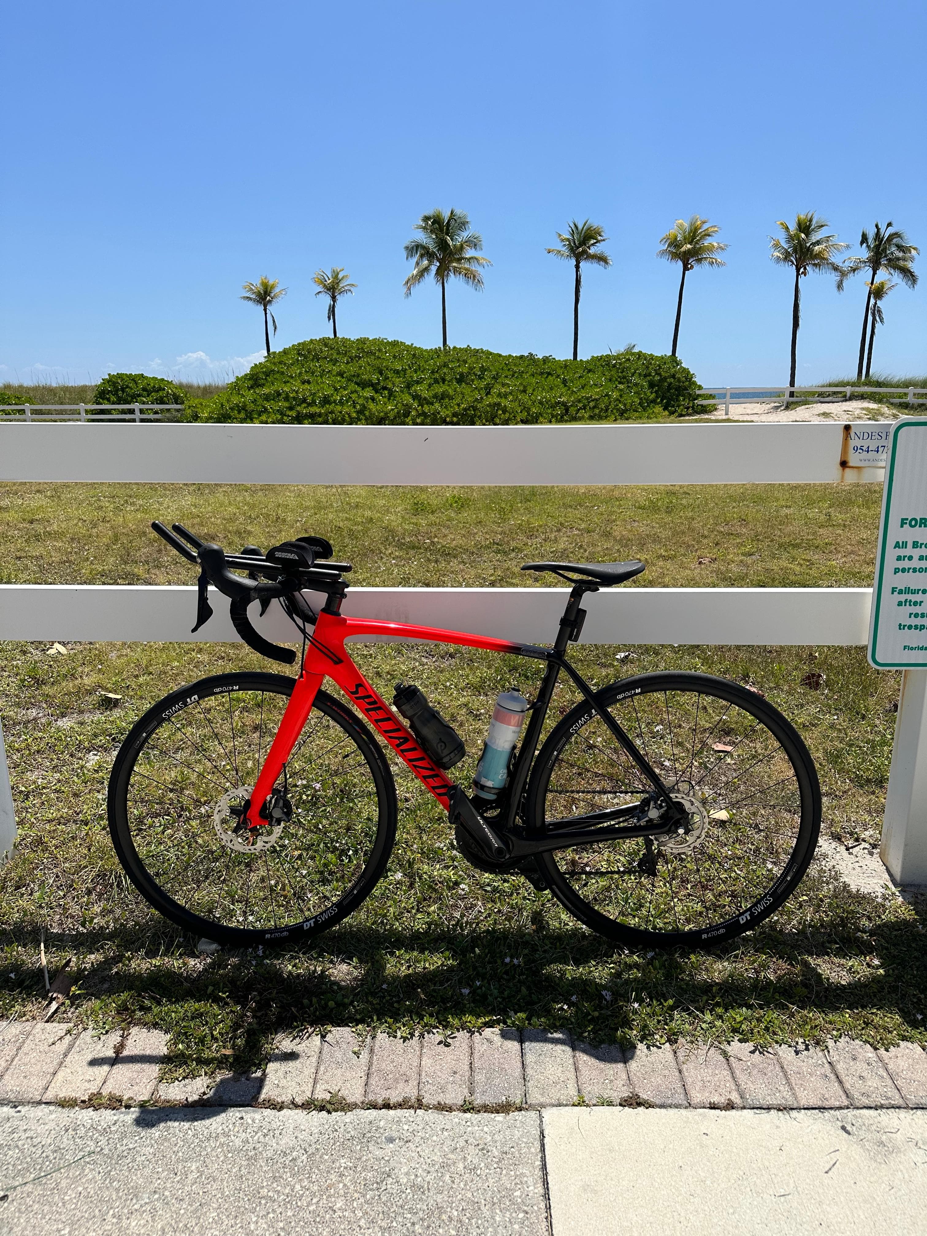 2018 Specialized Men s Tarmac Comp Dis BicycleBlueBook