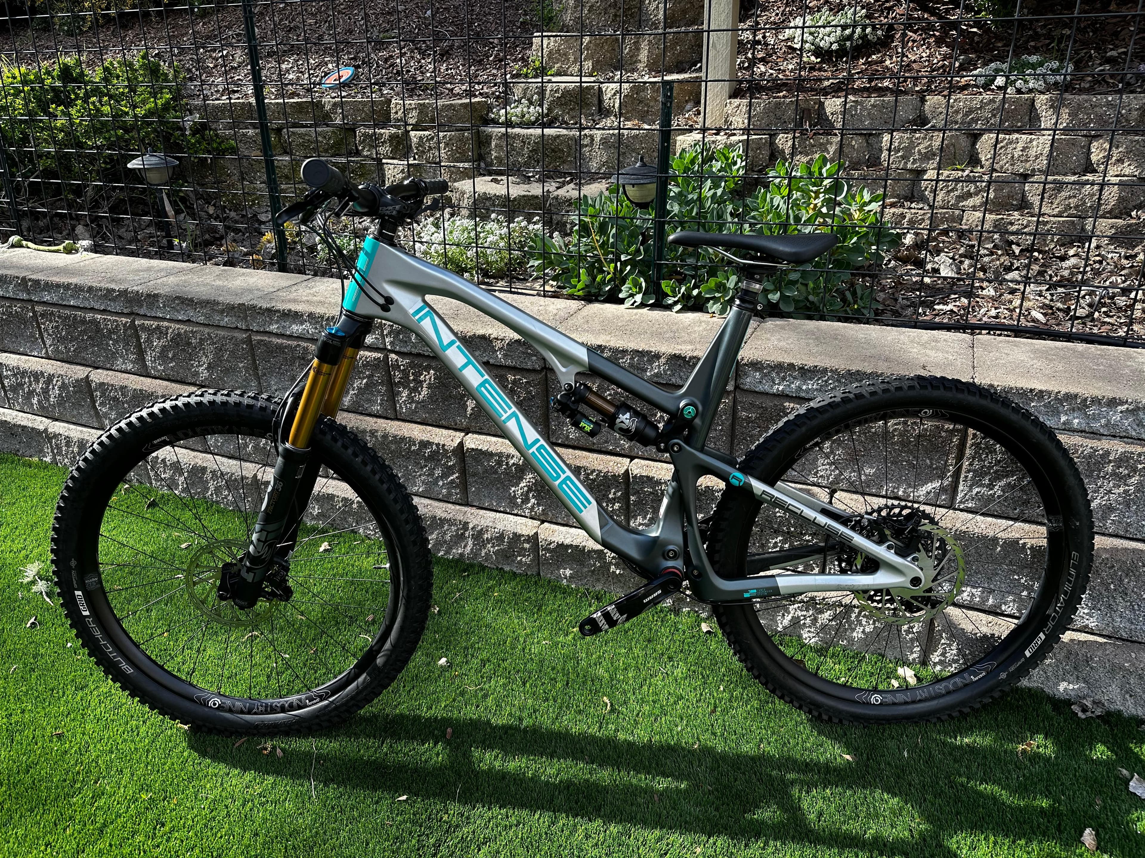 2018 Intense Cycles Recluse Factory BicycleBlueBook