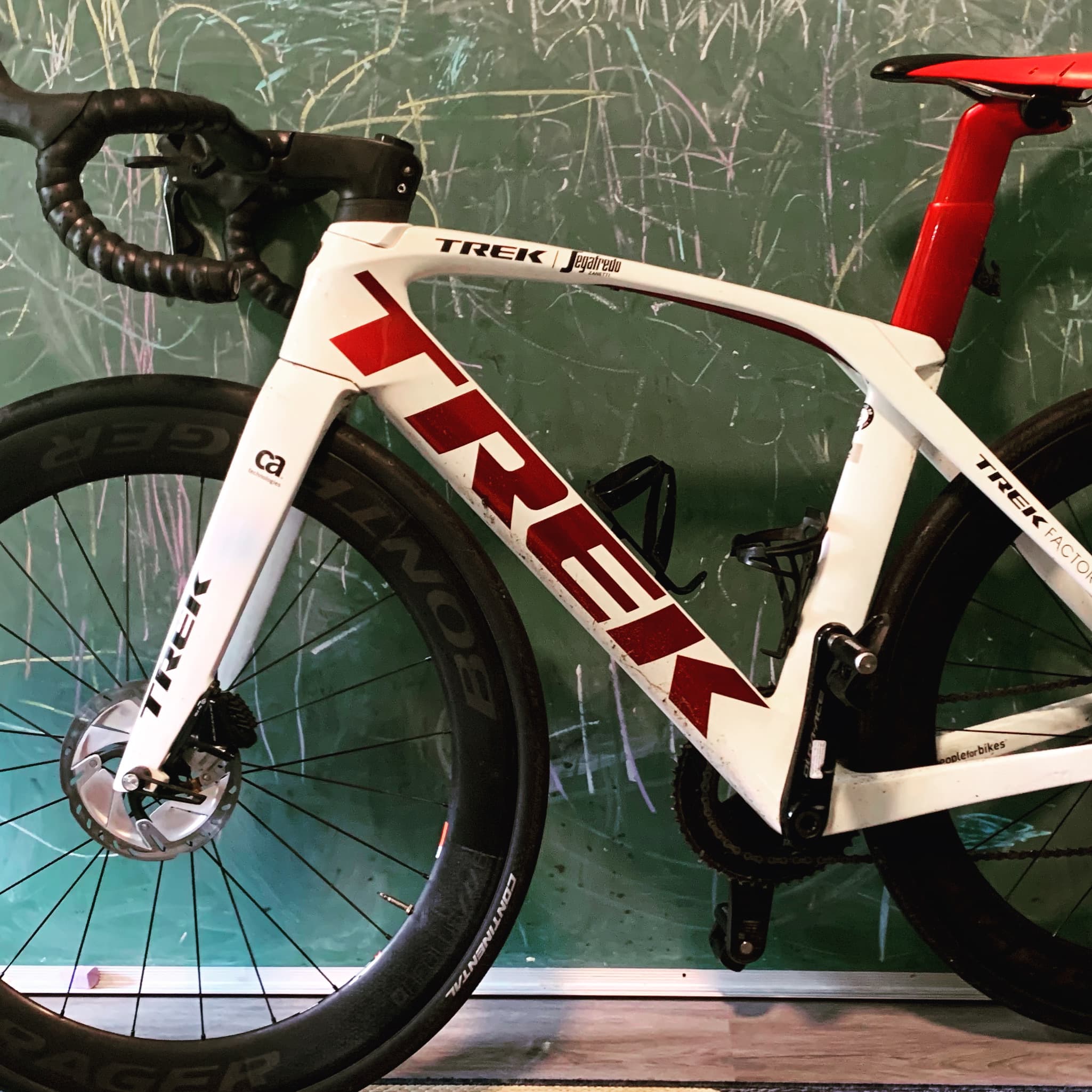 2019 Trek Madone 9.9 BicycleBlueBook