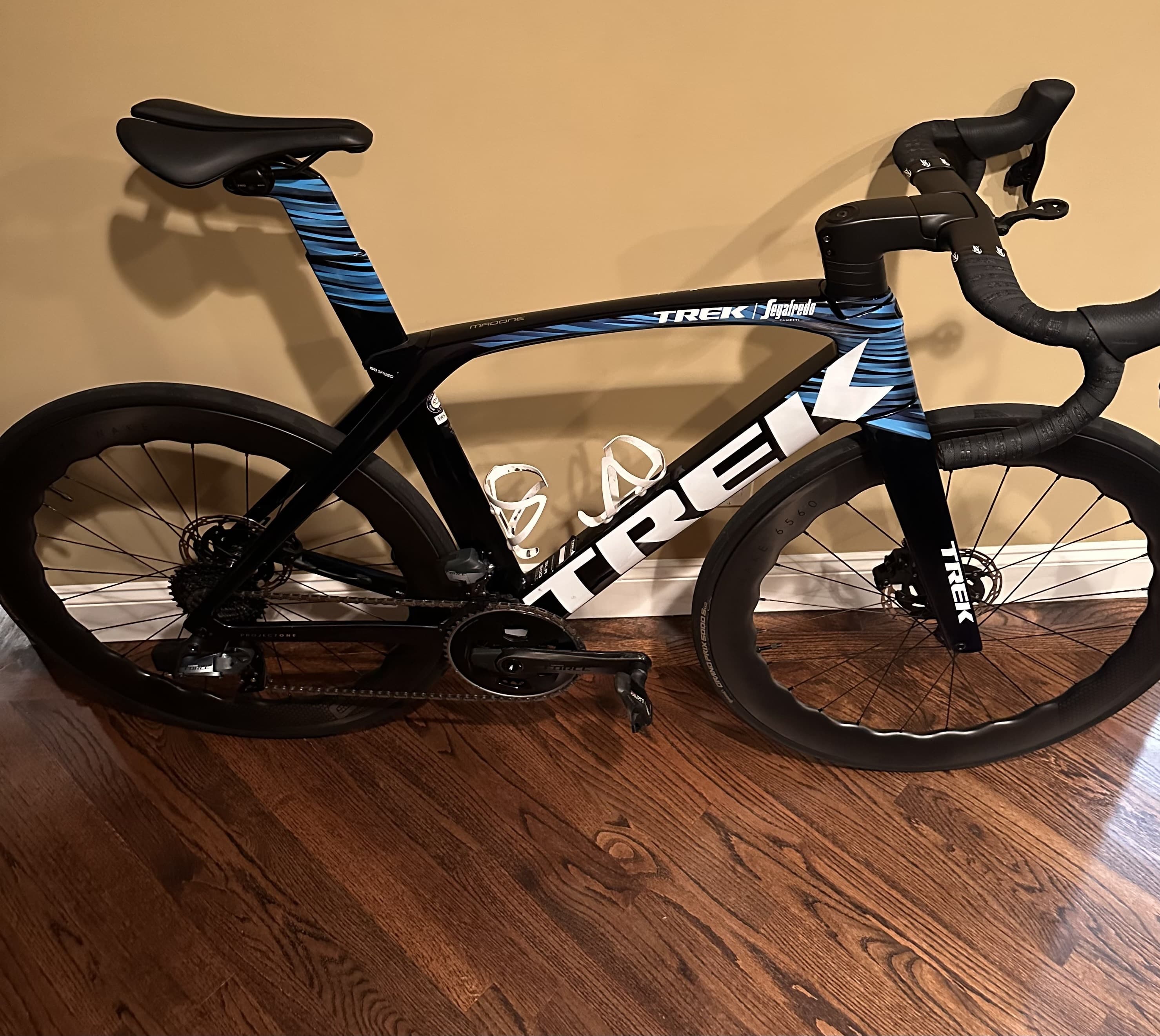 2021 Trek Madone SLR 7 eTap BicycleBlueBook