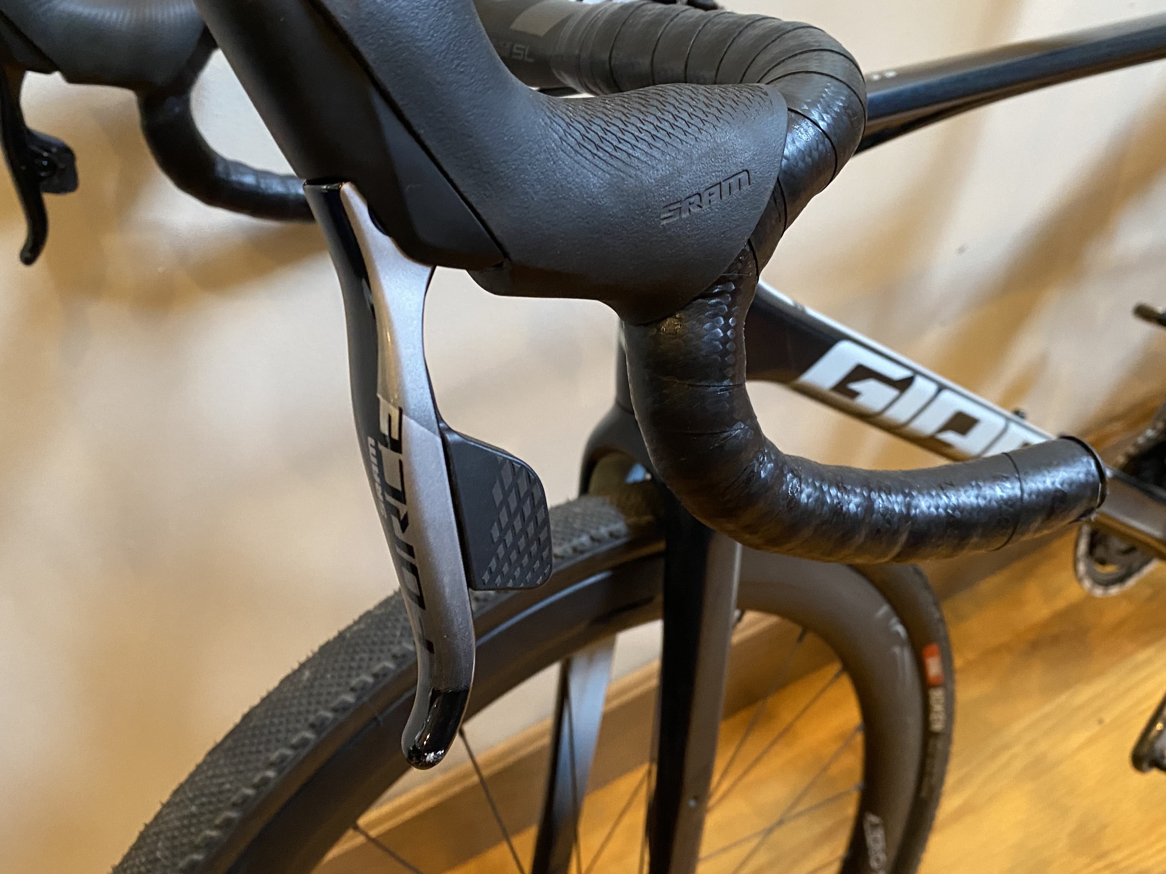 Giant revolt 0 road sales bike 2021