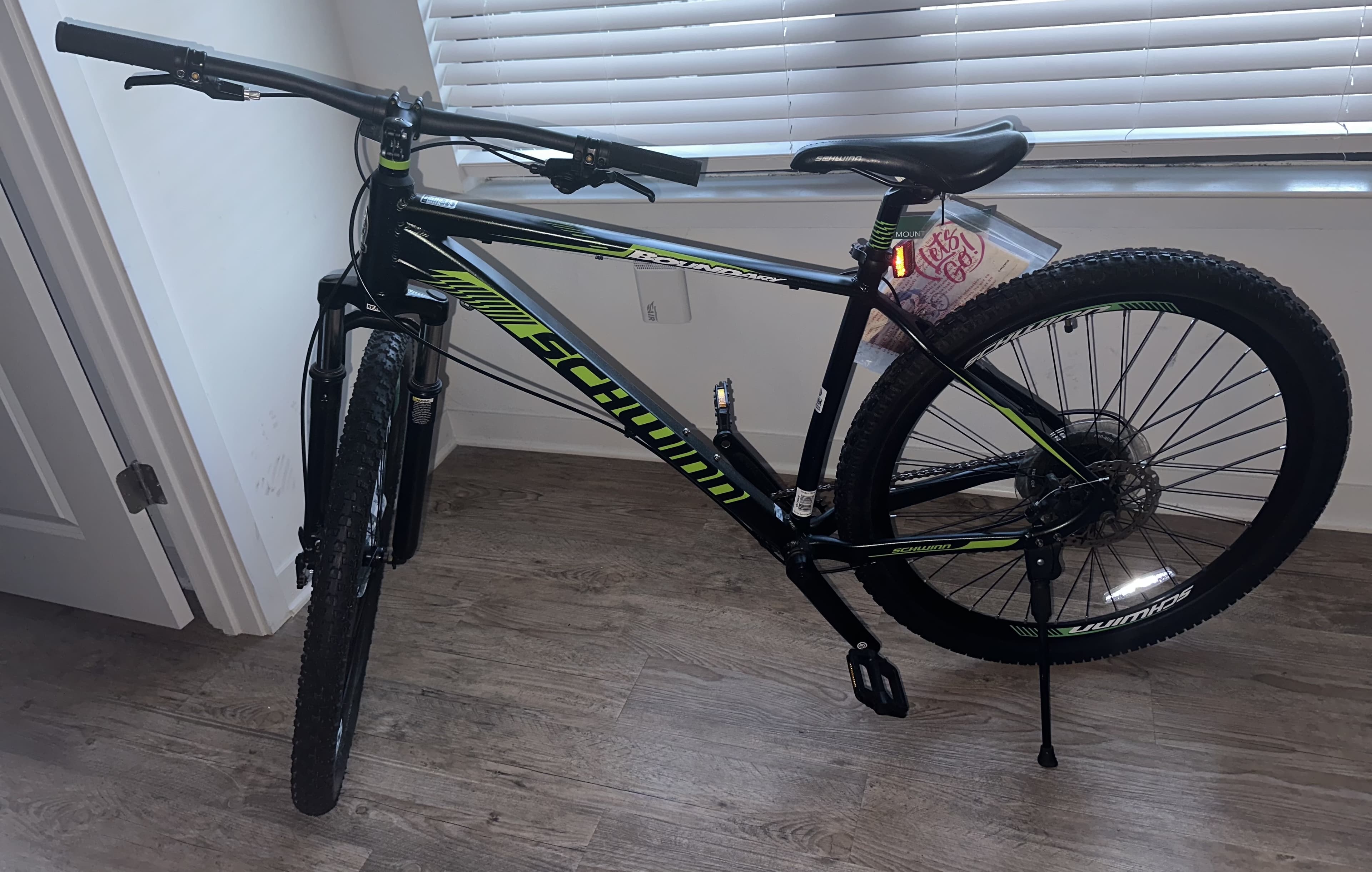 2022 schwinn s5730WM BicycleBlueBook