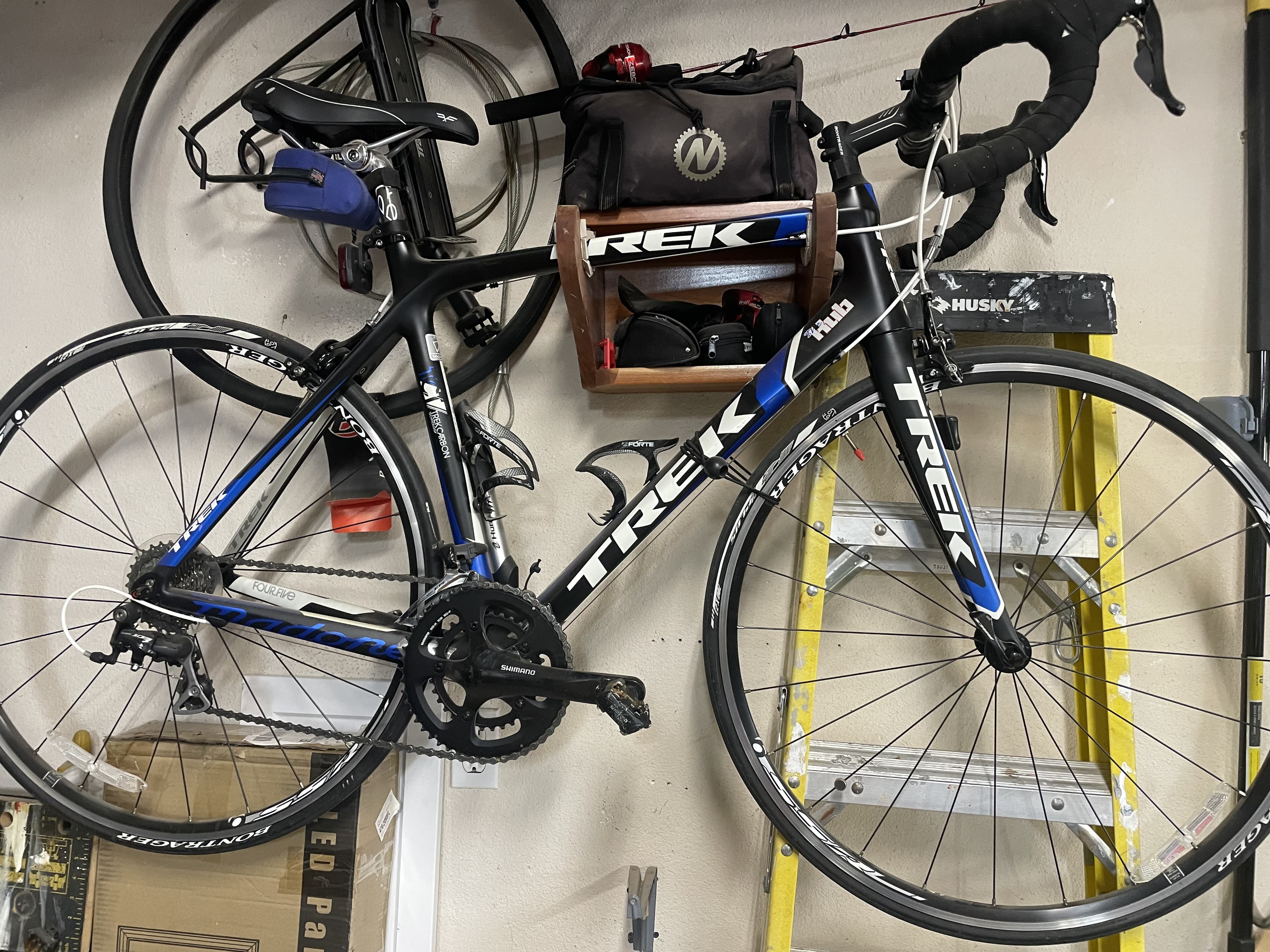 Trek madone 2.5 hot sale