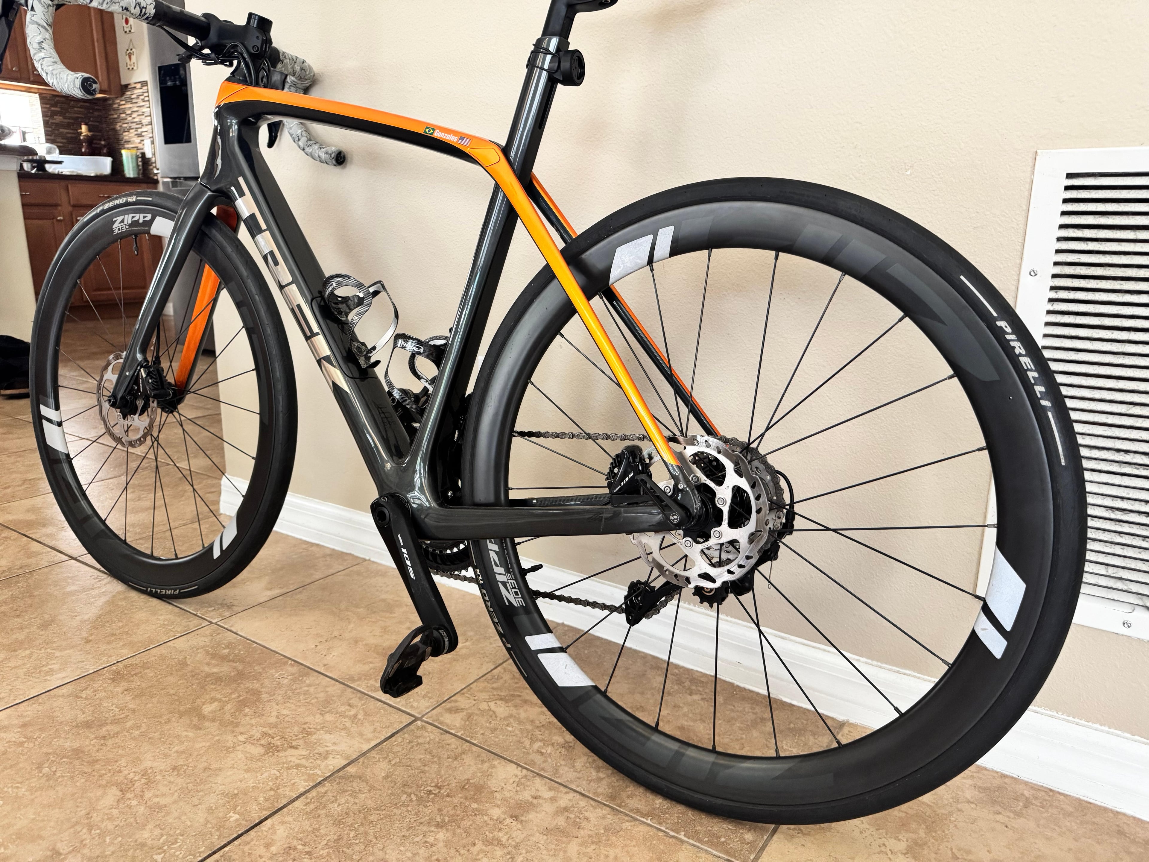 trek bicycle ede 2023 EMONDA SL 7 DISC ROAD BIKE The Townie 7D has a step Trek Electric Bikes - Trek
